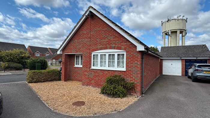 2 Bedroom Detached Bungalow To Rent In Scott Avenue, Rothwell, NN14