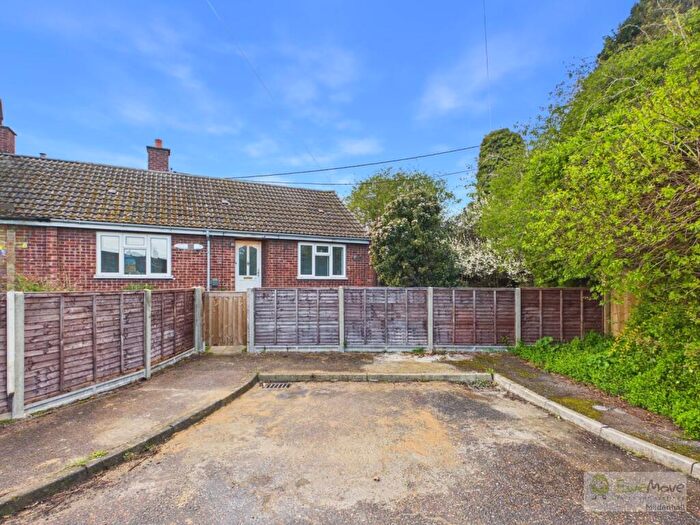 2 Bedroom Bungalow To Rent In Shrubhouse Close, Beck Row, IP28