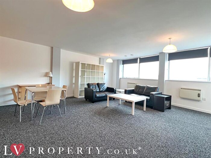 2 Bedroom Apartment To Rent In Westside One, Suffolk Street Queensway, Birmingham, B1