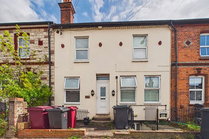 9 Bedroom Terraced House For Sale In Elgar Road, Reading, Berkshire, RG2