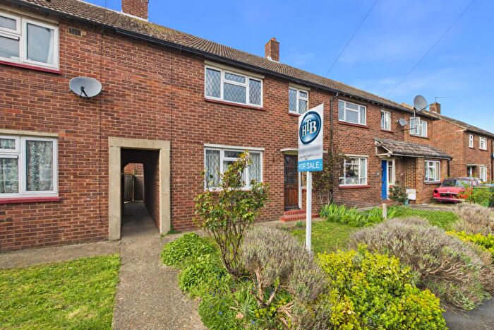 3 Bedroom House For Sale In Carlton Road, Walton-On-Thames, KT12