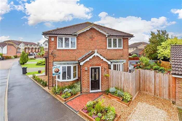 3 Bedroom Semi-Detached House For Sale In Manor House Drive, Kingsnorth, Ashford, Kent, TN23