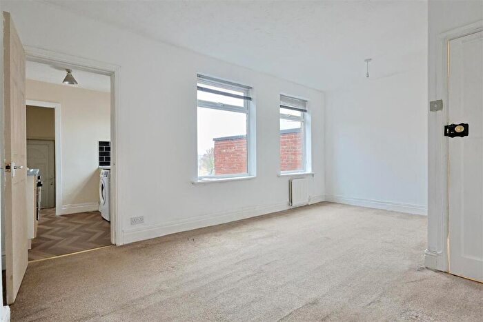 2 Bedroom Flat To Rent In Caris Street, Deckham, Gateshead, NE8