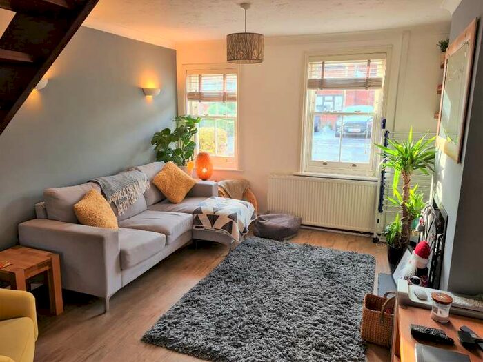 2 Bedroom Property To Rent In Wood Street Ash Vale, GU12