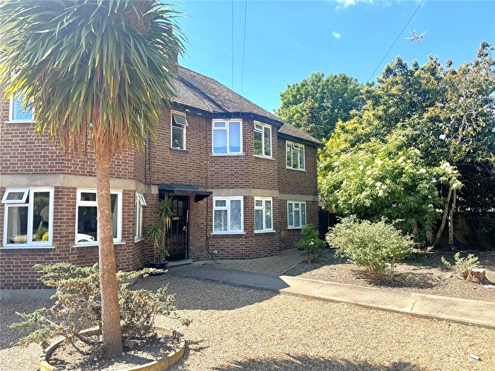 2 Bedroom Flat For Sale In Algar Close, Isleworth, TW7