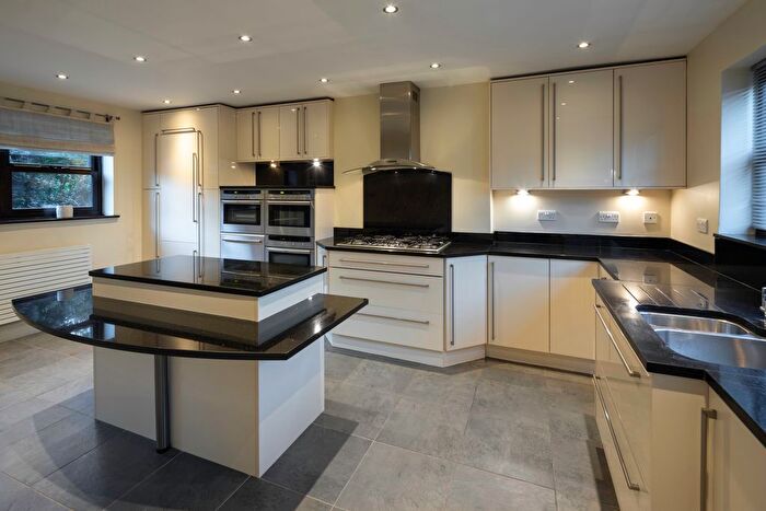 4 Bedroom Barn Conversion For Sale In Wayte Court, Ruddington, Nottingham, NG11