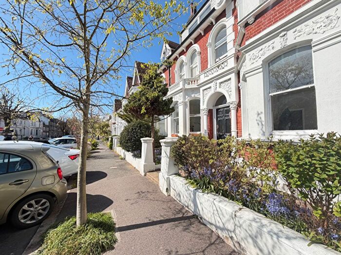 1 Bedroom Flat To Rent In Eaton Villas, Hove, BN3