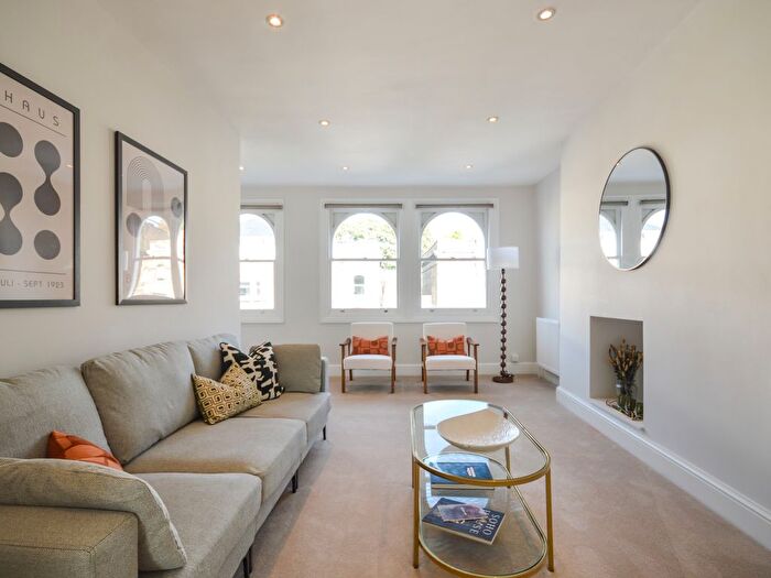 2 Bedroom Flat For Sale In Victoria Rise, London, SW4