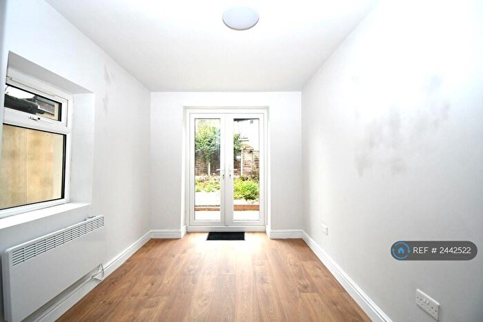 2 Bedroom Flat To Rent In Barking Road, London, E13