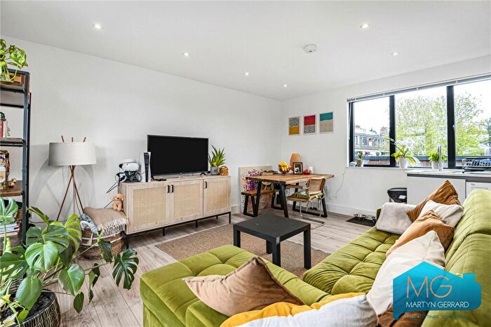 1 Bedroom Apartment For Sale In Colney Hatch Lane, London, N10