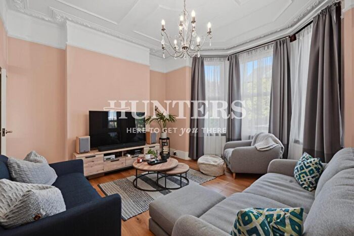 2 Bedroom Flat For Sale In Richborough Road, London, NW2