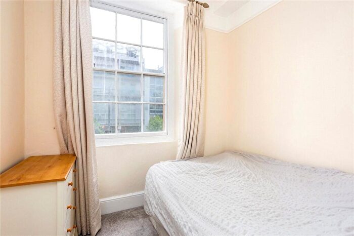 2 Bedroom Apartment To Rent In Buckingham Place, Clifton, Bristol, BS8