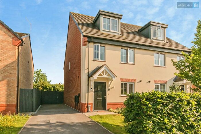 3 Bedroom Semi Detached House For Sale In Samuel Armstrong Way, Crewe, Cheshire, CW1