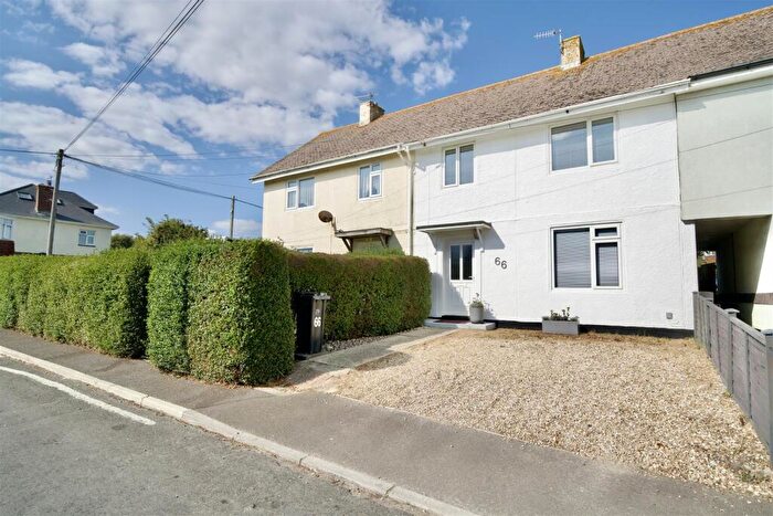 3 Bedroom Terraced House For Sale In Hillcrest Road, Weymouth, DT4