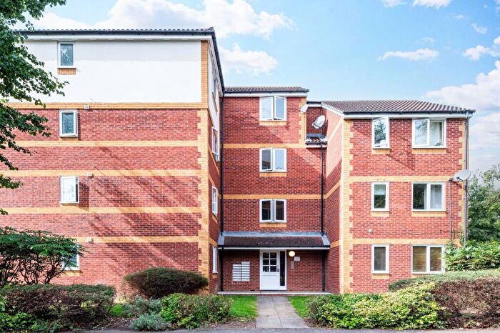 Studio To Rent In Ruston Road, Woolwich, London, SE18