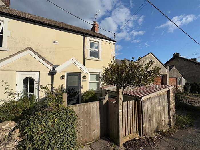 2 Bedroom Semi-Detached House For Sale In Holcombe Hill, Holcombe, BA3