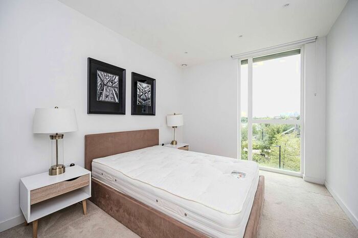 2 Bedroom Flat To Rent In Woodberry Down, Finsbury Park, London, N4