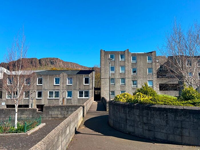 2 Bedroom Flat To Rent In Carnegie Court, Newington, Edinburgh, EH8