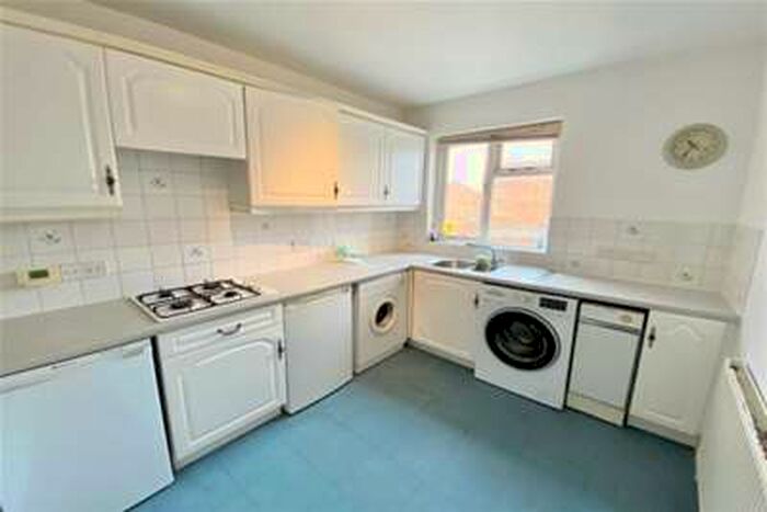 2 Bedroom Maisonette Flat To Rent In Blaby Road, Wigston, LE18