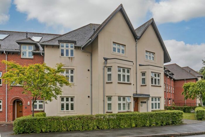 2 Bedroom Flat To Rent In Highcroft Road, Winchester, SO22