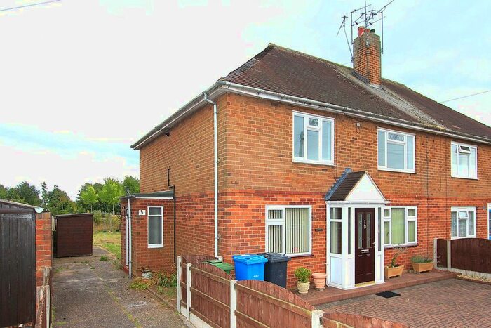 2 Bedroom Maisonette To Rent In Dickinson Road, Wombourne, Wolverhampton, WV5