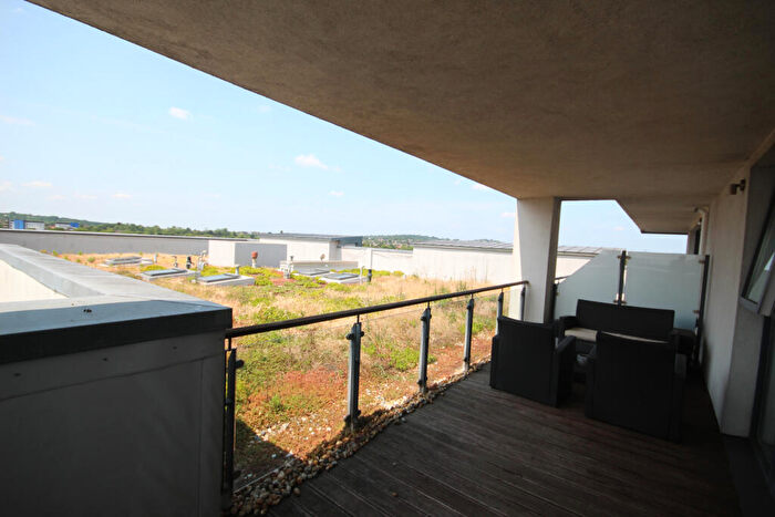 2 Bedroom Flat For Sale In Elm Road, Wembley, Middlesex, HA9
