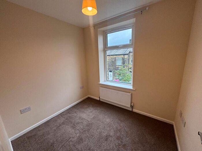 House To Rent In Holly Street, Bradford, BD6