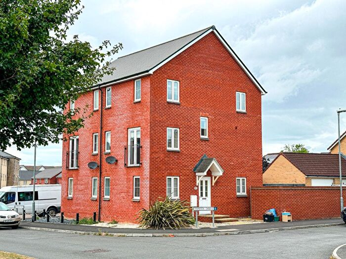 3 Bedroom Semi-Detached House To Rent In Romney Road, Bridgwater, TA6