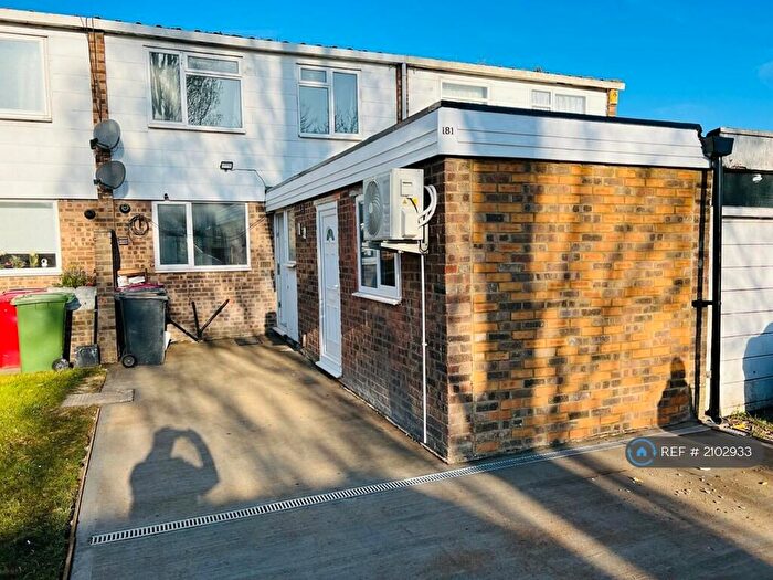 5 Bedroom Terraced House To Rent In High Street, Langley, Slough, SL3