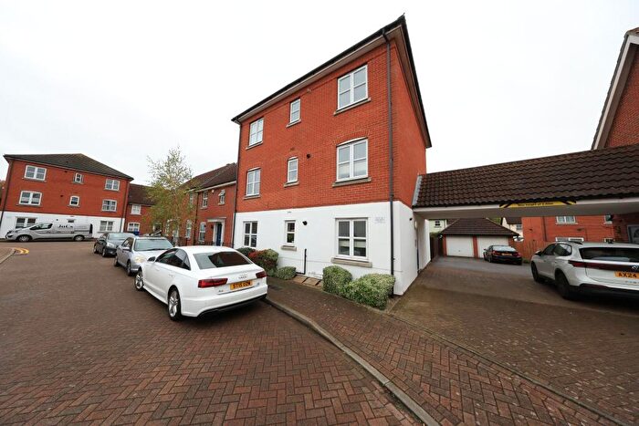 2 Bedroom Flat For Sale In Mary Rose Close, Chafford Hundred, RM16