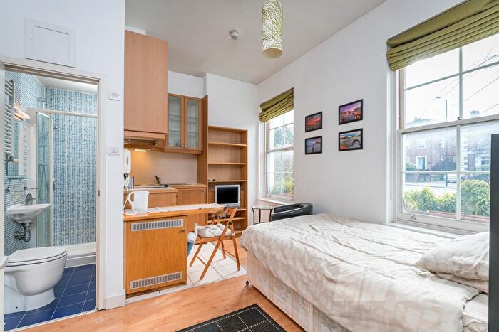 Studio To Rent In Finchley Road, Hampstead, London, NW3