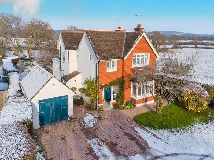 3 Bedroom Detached House For Sale In Homestead Road, Edenbridge, TN8