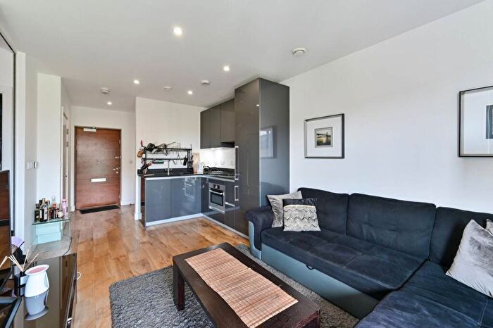 1 Bedroom Flat To Rent In Dowding Drive, Kidbrooke, London, SE9