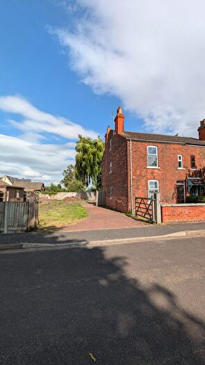 2 Bedroom Semi Detached House To Rent In Bycroft Road, Gainsborough, DN21