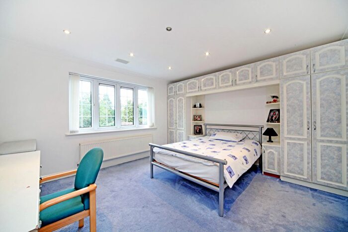 6 Bedroom Detached House To Rent In Winkfield Road, Windsor, SL4