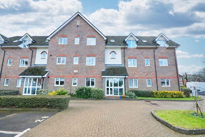 2 Bedroom Flat For Sale In East Grinstead, West Sussex, RH19