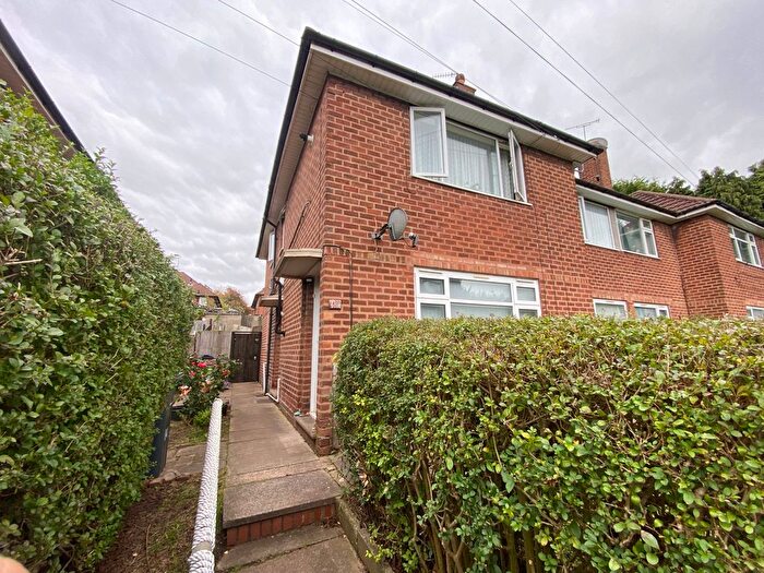 2 Bedroom Maisonette For Sale In Denshaw Road, Birmingham, B14