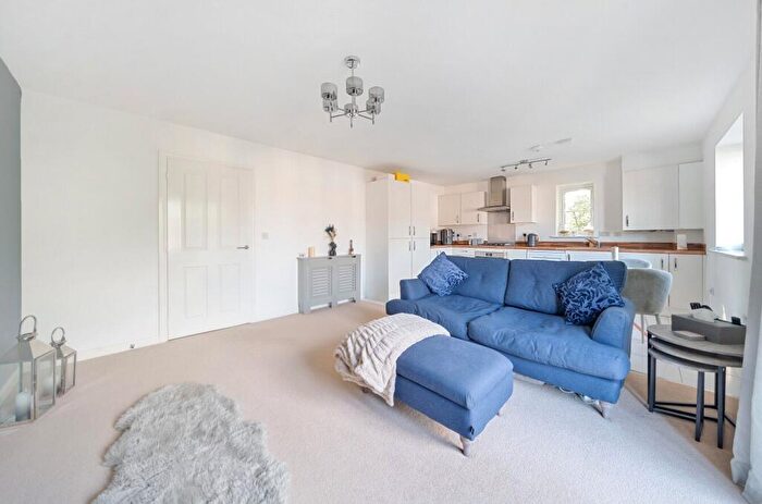 2 Bedroom Apartment For Sale In Budd Grove, Winnersh, Wokingham, RG41