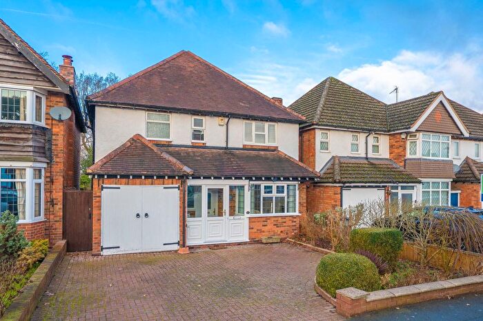 3 Bedroom Detached House For Sale In Hazeloak Road, Shirley, Solihull, B90