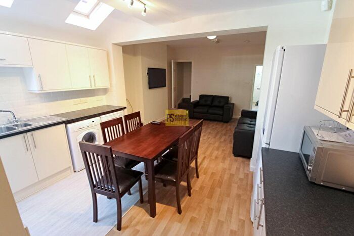 5 Bedroom Terraced House To Rent In Bournbrook Road, Selly Oak, Birmingham, B29