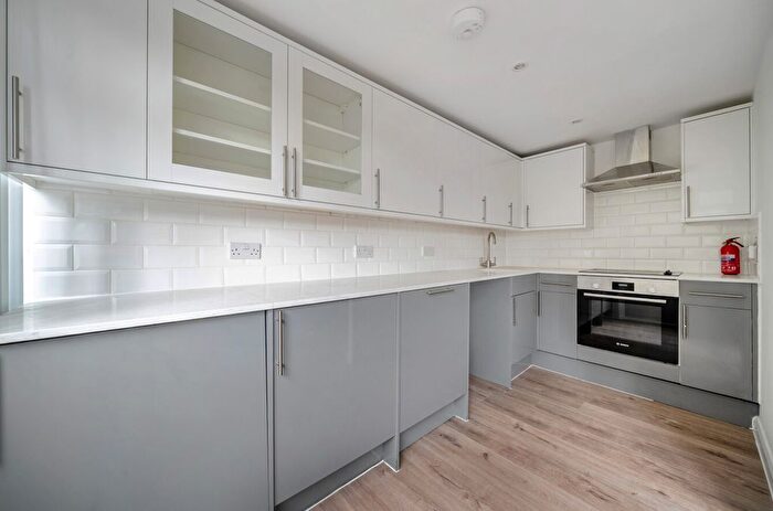 2 Bedroom Flat For Sale In Damon Close, Sidcup, DA14