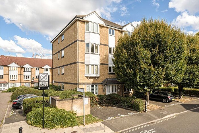2 Bedroom Flat To Rent In Rossetti Road, London, SE16