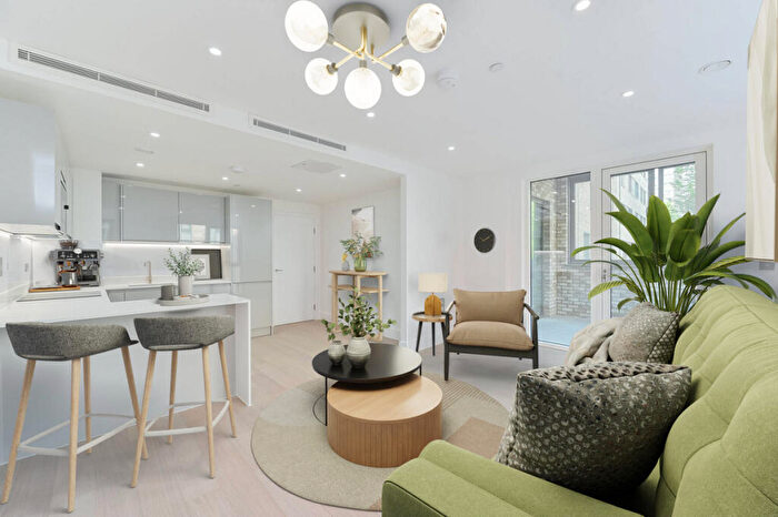 1 Bedroom Apartment For Sale In Apt Hyde Apartments, Battersea, SW11