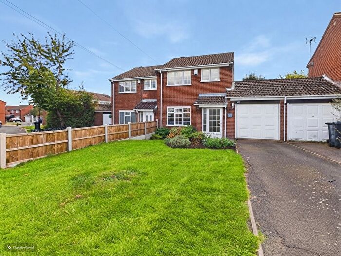 3 Bedroom Semi Detached House For Sale In Oak Farm Close, Walmley, Sutton Coldfield, B76