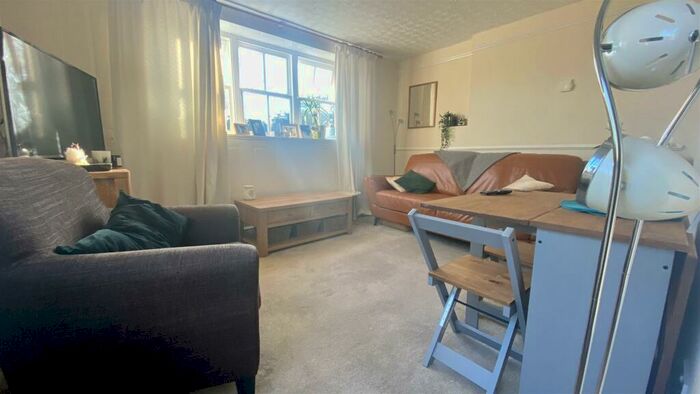 1 Bedroom Flat To Rent In Leamington Road, Coventry, CV3