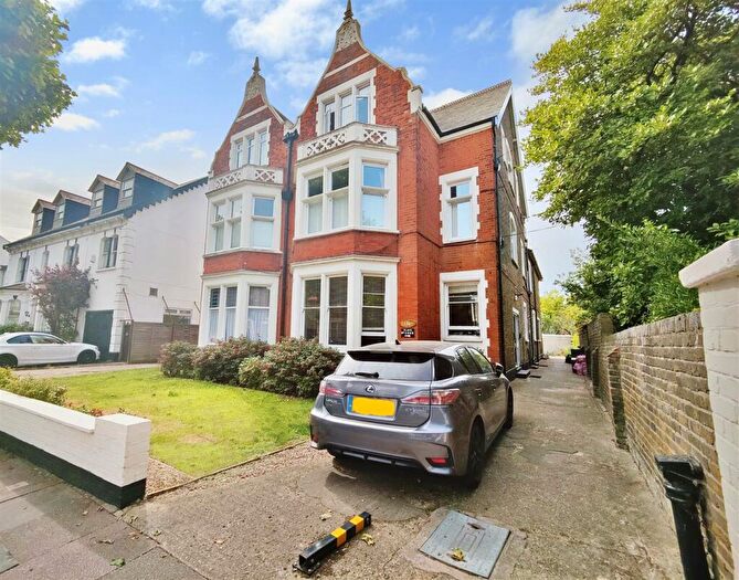 2 Bedroom Duplex To Rent In St Vincents Road, Westcliff On Sea, Essex, SS0