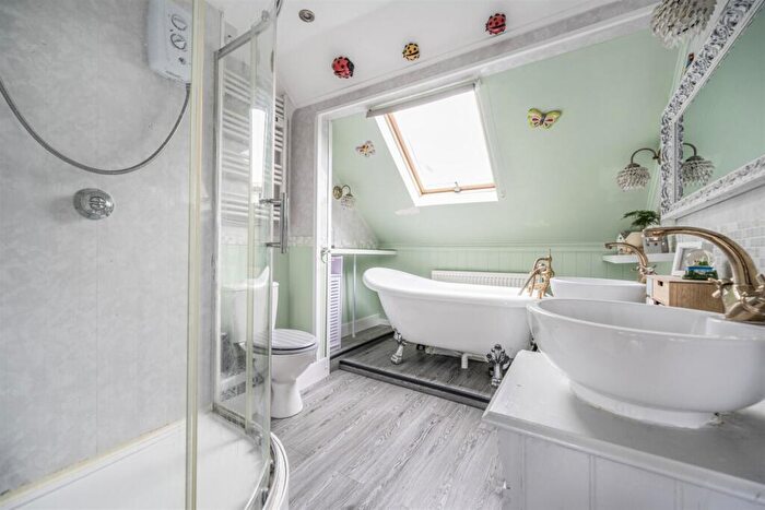 2 Bedroom Chalet To Rent In Armada Court, East Bracklesham Drive, Bracklesham Bay, East Wittering, PO20