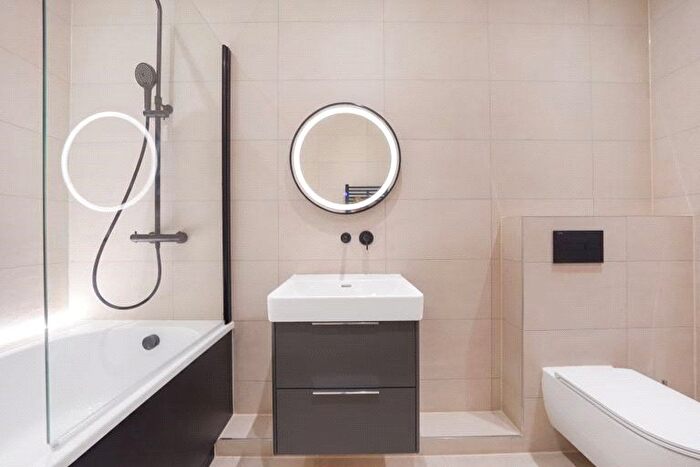 2 Bedroom Flat For Sale In Cranmer Avenue, London, Cranmer Avenue, London, W13