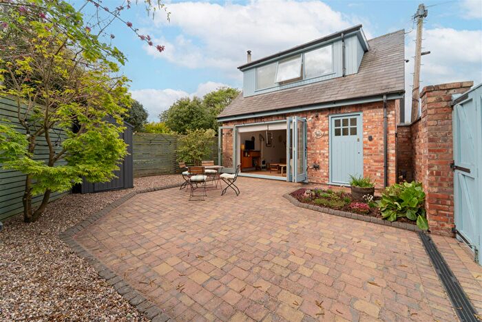 1 Bedroom Detached House For Sale In Eversley Road, Didsbury Village, M20