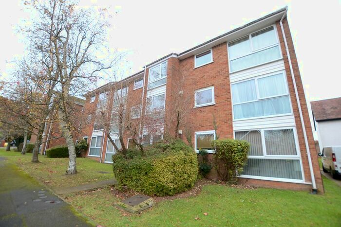 2 Bedroom Flat To Rent In Fairview Gardens, Farnham GU9